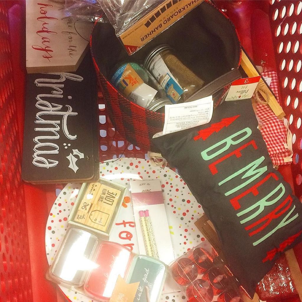 farmhousemade's tweet photo. Uh oh. @fantabulosityjb. #targetdoesitagain #targetchristmas #butfirstthanksgiving #farmhousemade https://t.co/gPWn0JK4hJ