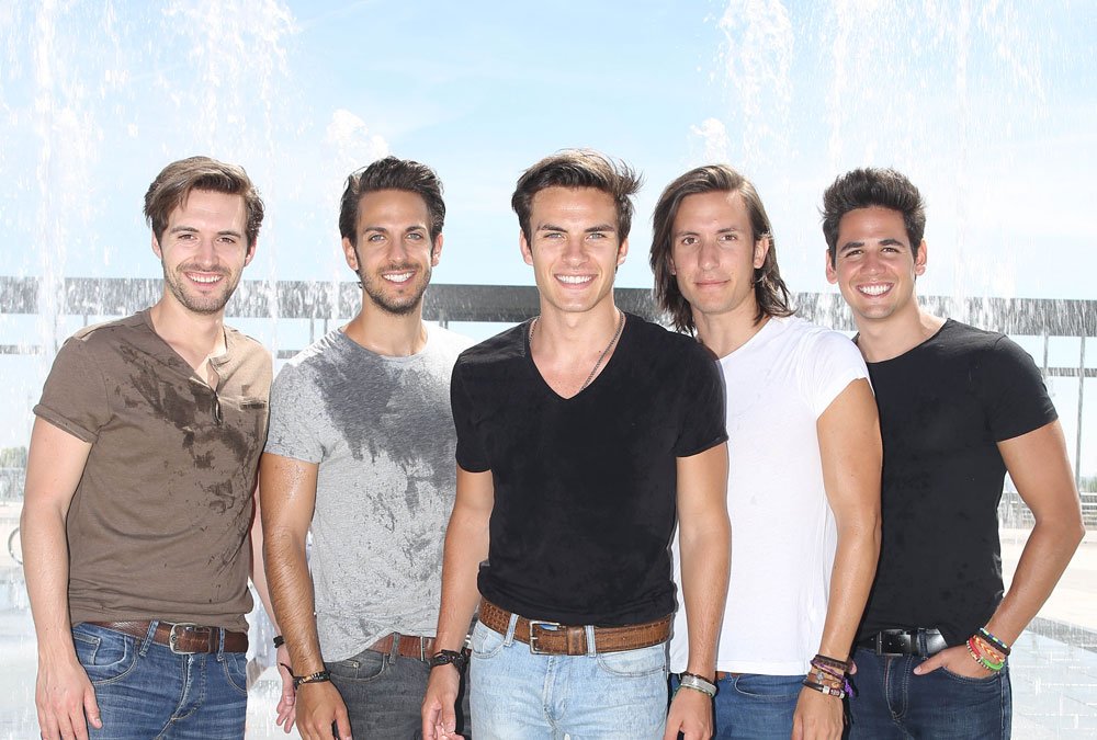GuauMiauyMas_'s tweet photo. Puedes enviar tus preguntas a @createastyle https://t.co/QCeiXmqa45 para @dvicioficial con HT #CreateAStyleconDVICIO https://t.co/65u76UksZl