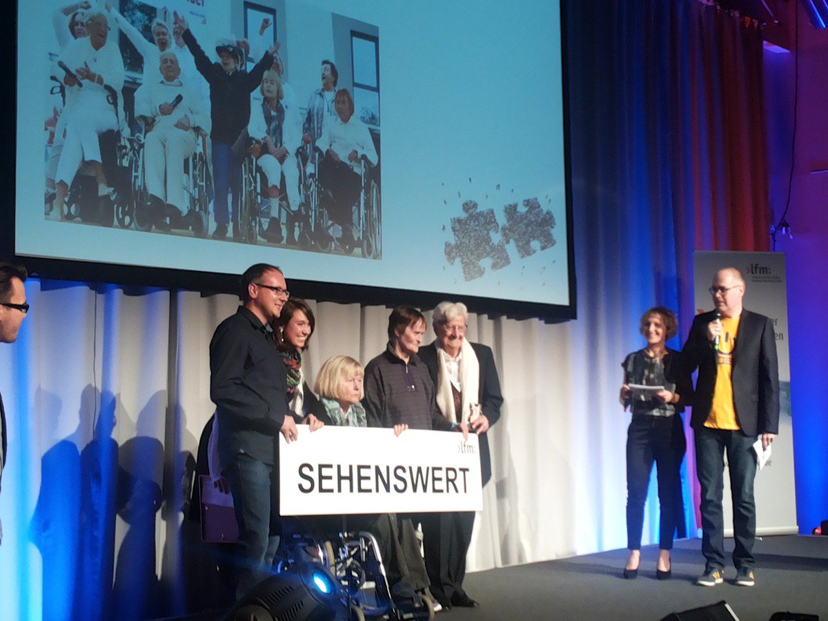 ThomasNueckel's tweet photo. Ein Preis #BMP15 nach #Bochum: Daheim-TV "Spätvorstellung - Seniorenheim erobert Bühne - Gratul. d. @FDPFraktionNRW https://t.co/8MXPdZKFAb