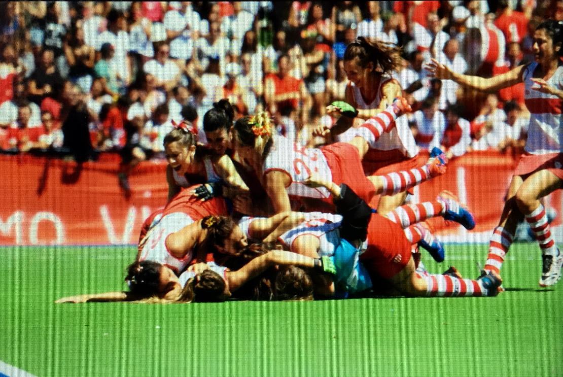 HockeyMobileOK's tweet photo. Festejó por duplicado | Hockey Mobile https://t.co/7robF4N2aL https://t.co/weKEkGFoE7