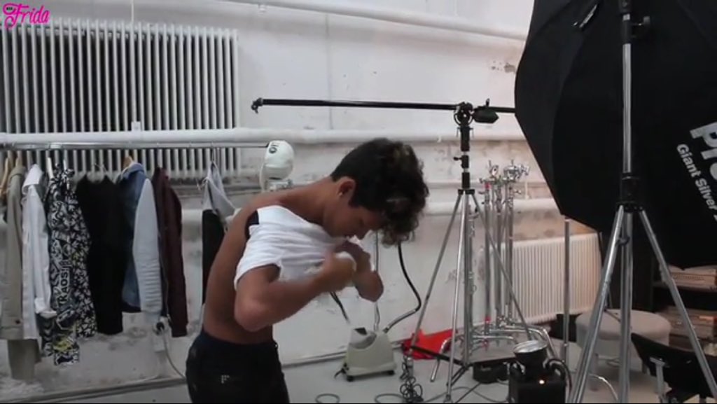JanjicIsabell's tweet photo. Hur går det @OmarRudberg 😂😘 https://t.co/4745xaQhXO