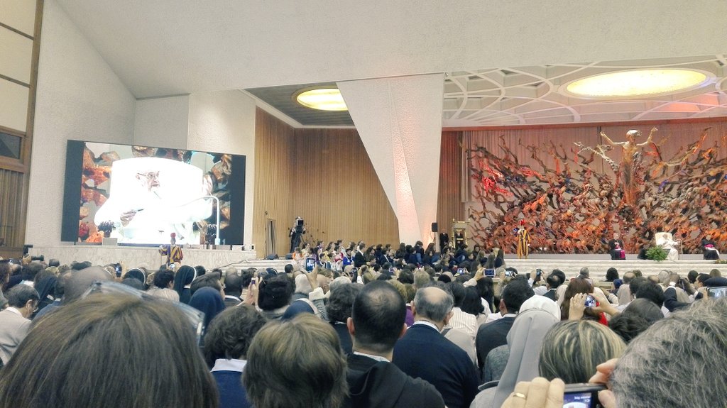 CMariaReina's tweet image. Saquemos en la escuela sabiduría de las heridas. @Pontifex_es @hijasdejesus_es @vivirfi @VatiEducatio #SiempreMasFI