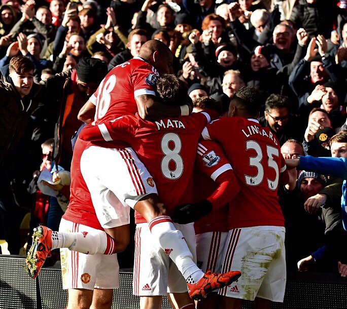 juanmata8's tweet photo. Not the prettiest game, but 3 very important points straight after the international break! @ManUtd #teamspirit 🔴 https://t.co/erIfaBliaC
