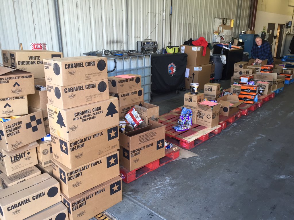 MahikanD's tweet photo. Popcorn time!  Now featuring drive-through pick up. Thank you @Hannaford for your hospitality! https://t.co/apHVqnrtPO