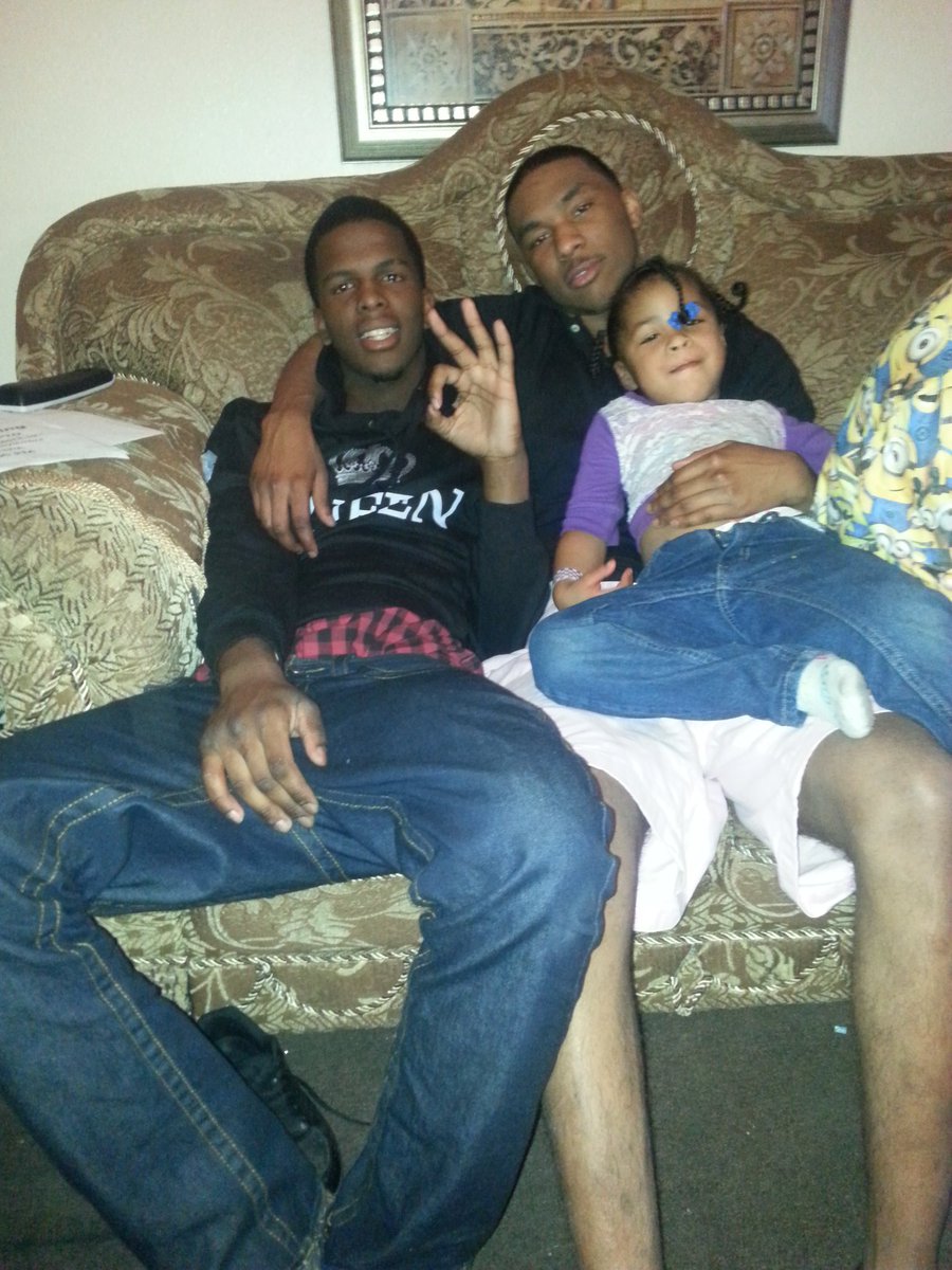 KucMarvoo's tweet photo. my dawgg hme #FreeFrank #FreeWallo yall nxt https://t.co/zyQNVuybMN