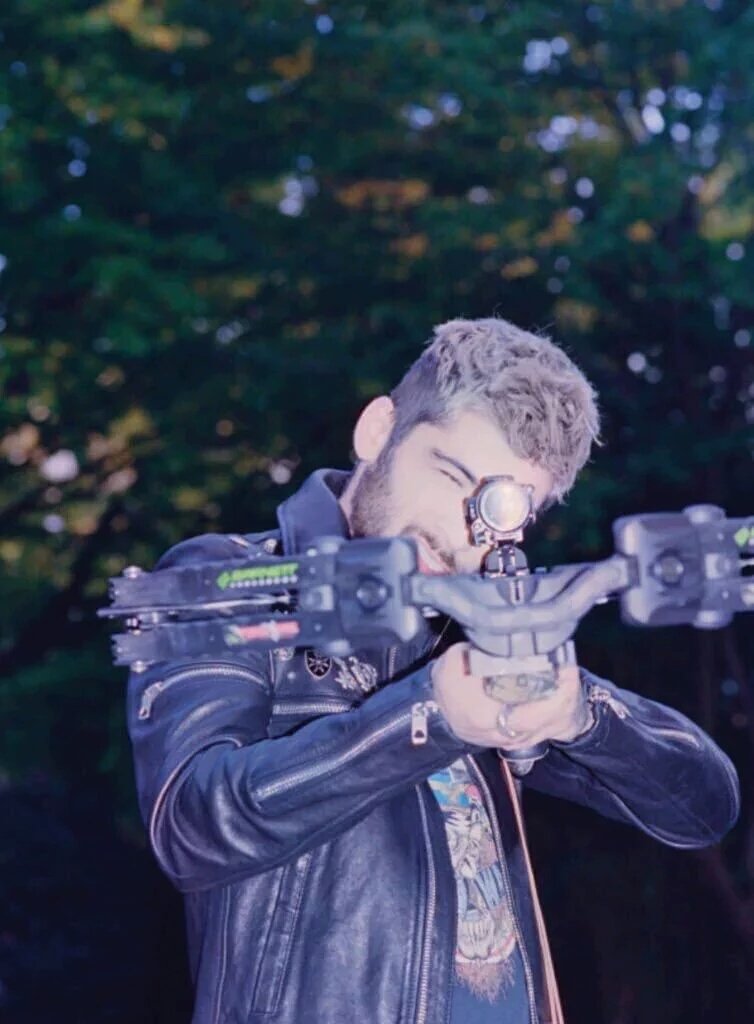 andisafe's tweet photo. Zayn Malik não adianta você fazer essa cara de badboy, pq eu sei que vc já cantou one thing #2016IsZaynsYear https://t.co/U5nnhtprb2