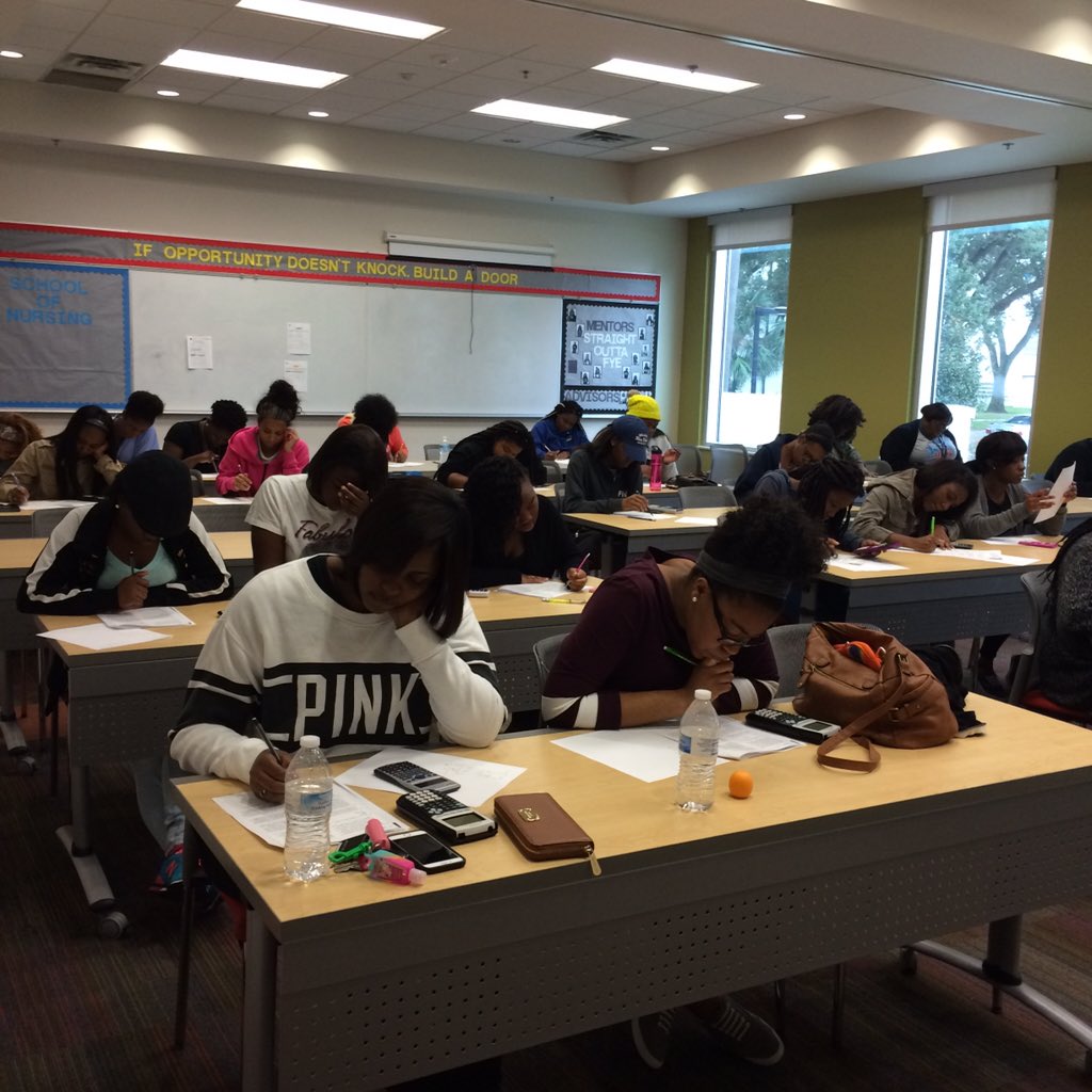 32 sweet pre-nursing students are practicing for the HESI. What are you doing with your Sat AM? #NursesRock #DU19