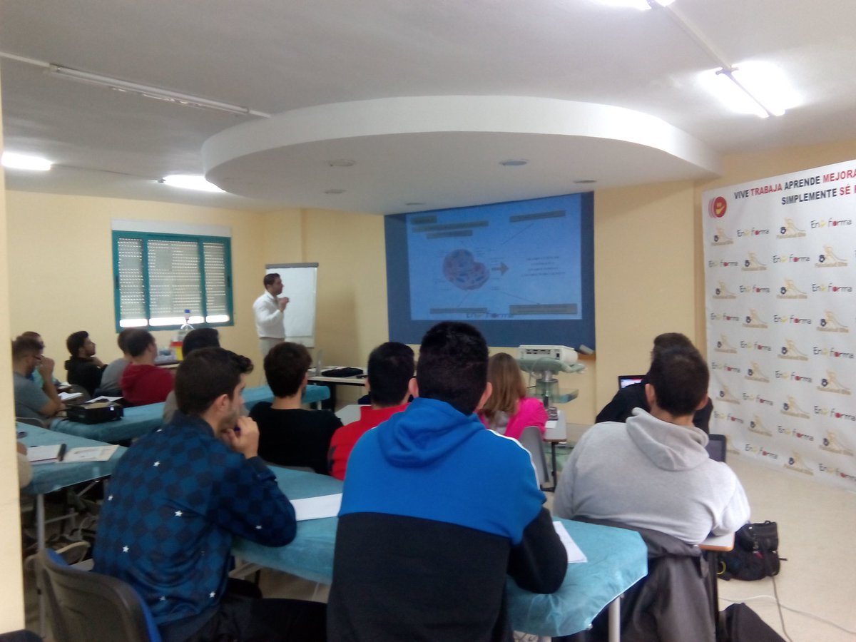 Antonio_Piepoli's tweet photo. Desde lo microscópico hasta el macroscópico #EPRF1 @CFisioSalud @EnFormaTweet https://t.co/J12tTjG6Sk