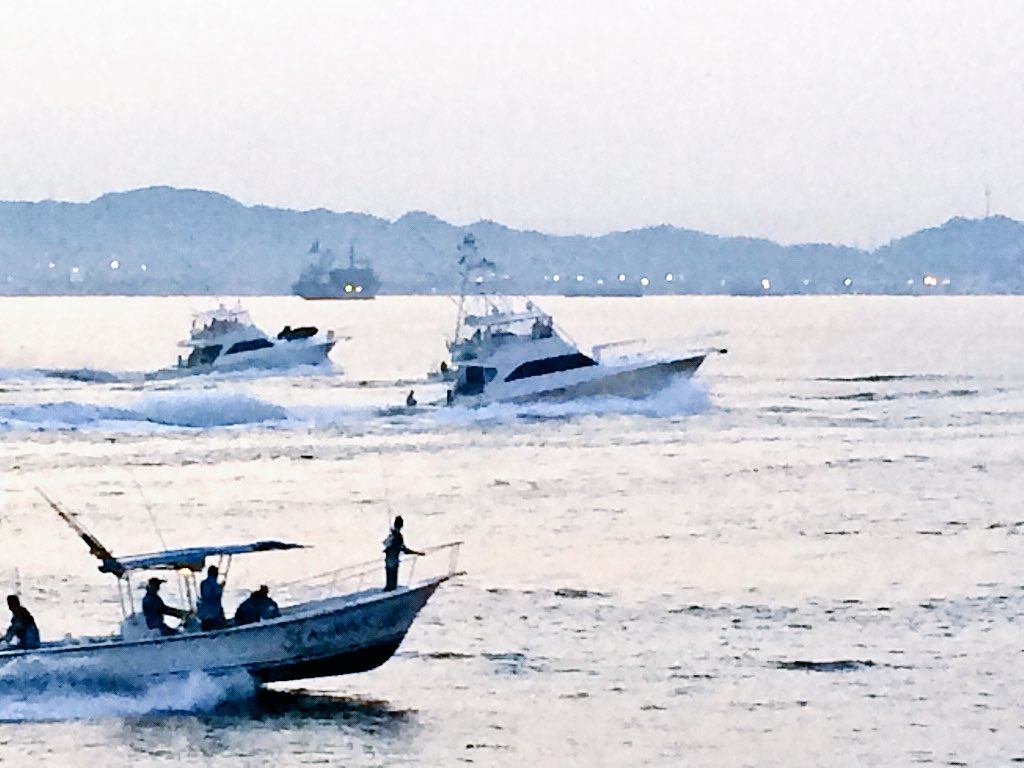 JavierNavares's tweet photo. Qué bonito es estar loco y andar suelto... #FishingDay #Fishingtournament #OneMilion #GOODLUCK #TeamTopShot #MyTeam https://t.co/uS6sMQmkE4