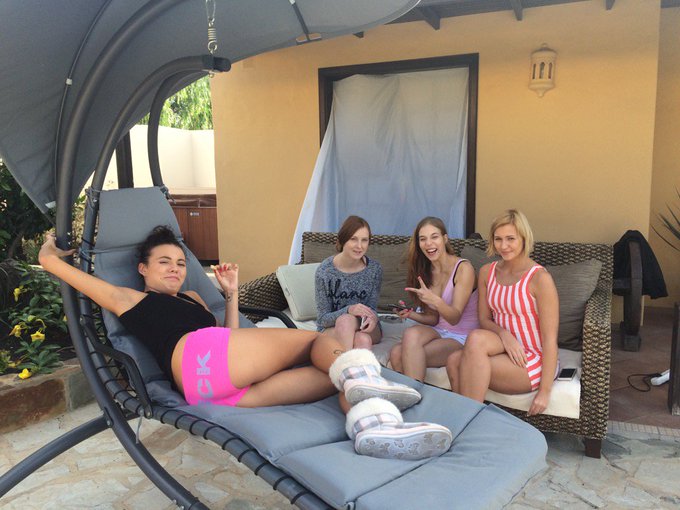 Sexy girls are chiling between scenes for @sexart @LindaSweetCZ  TracyLindsay CandyBelle and VanessaDecker
