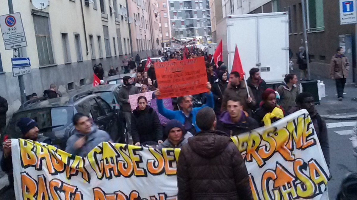 Cantiere's tweet photo. #emergenza #casa? Le soluzioni ci sono! Assegnare le #casevuote fermare gli sgomberi! @Abitantisansiro #Milano https://t.co/E4thI2ulrd
