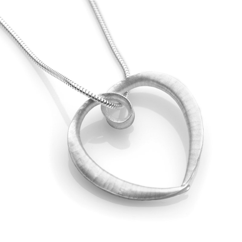 CraftLeeds's tweet photo. Inspired #christmasgifts in our new #BritishJewelleryShow https://t.co/UaiNwquo4q #MagicalLeeds https://t.co/TK4FP1Xeq4