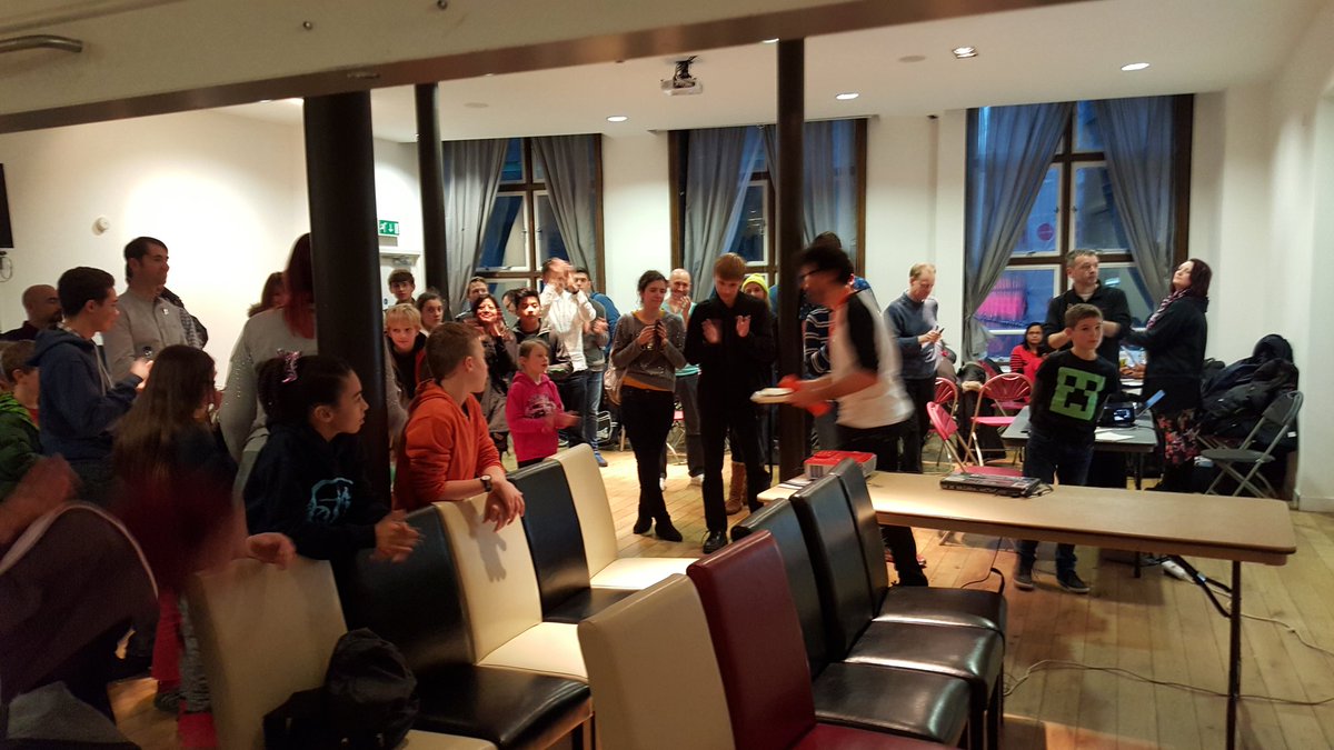7DialsClub's tweet photo. Happy birthday raspberry jam #CGJAM https://t.co/iXpNlTmMxR