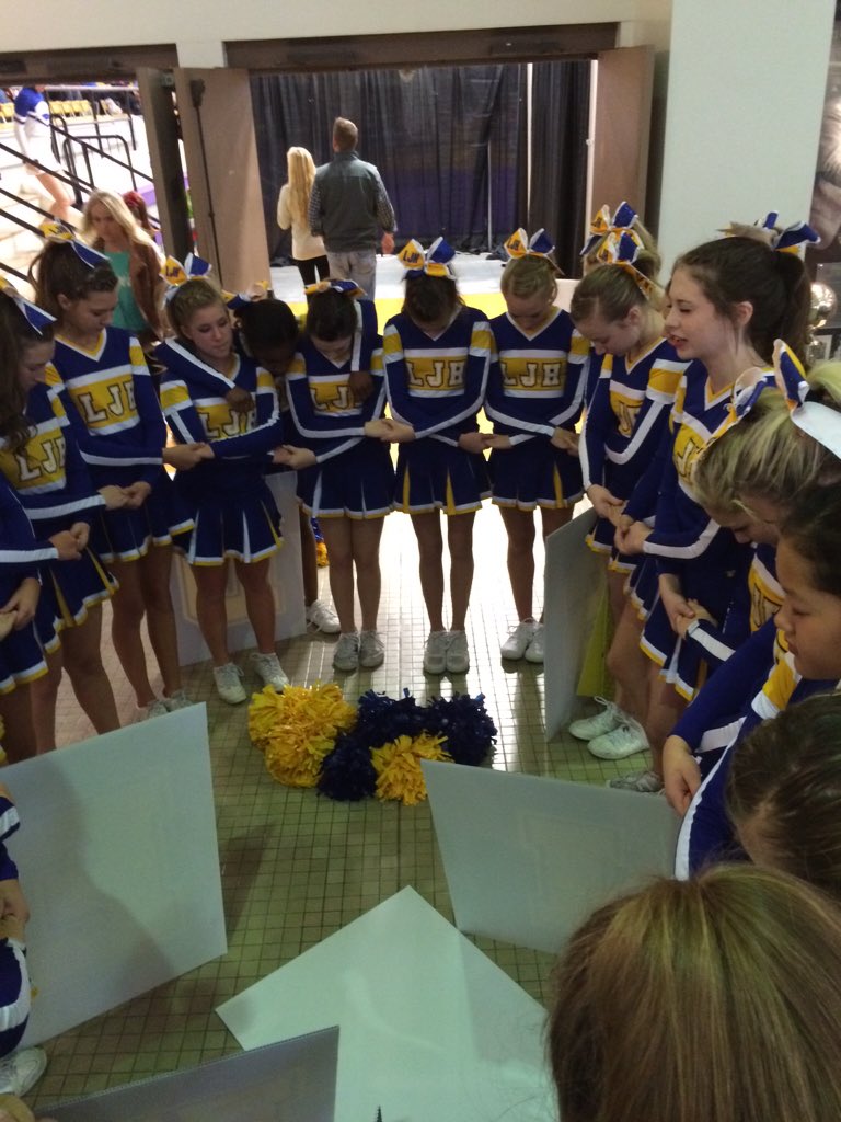 LJHCheer's tweet photo. It's Go TIME!! #youwishyouwereaRAM #lovethesegirls!! https://t.co/A8jHze6ywI