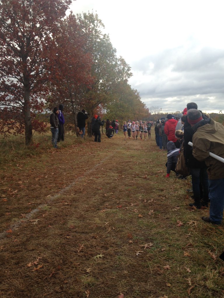 DBUXCTF's tweet photo. Kelsey leading the front pack. #dbuxc #run4dbu #ncaad2xc https://t.co/8hBOj6muC1