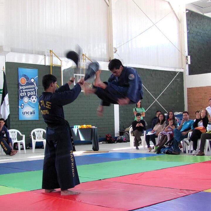 HapkidoCKAOccid's tweet photo. Síguenos en Facebook! Hapkido CKA Occidente. Carrera 97 # 23b 05 Fontibón https://t.co/WDnyMddXyC https://t.co/bsD9qhBXC9