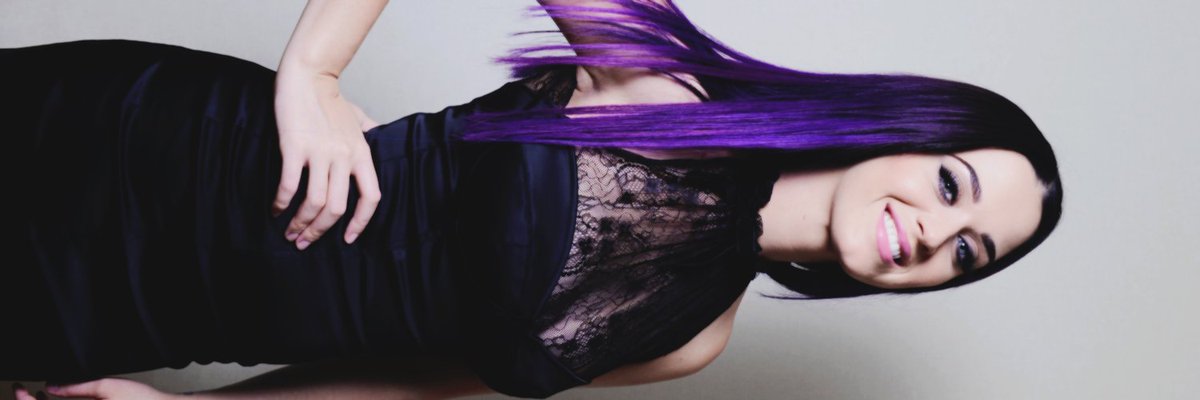Manuela0ficial's tweet photo. Olha a katy perry que linda nessa @katyperry https://t.co/2pC7xKXgWM