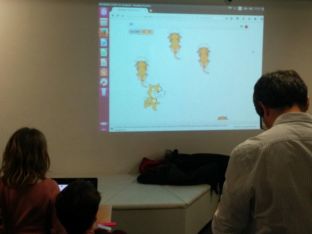 ludovicroland's tweet image. Il pleut des chats au @CoderDojoParis ! #scratch