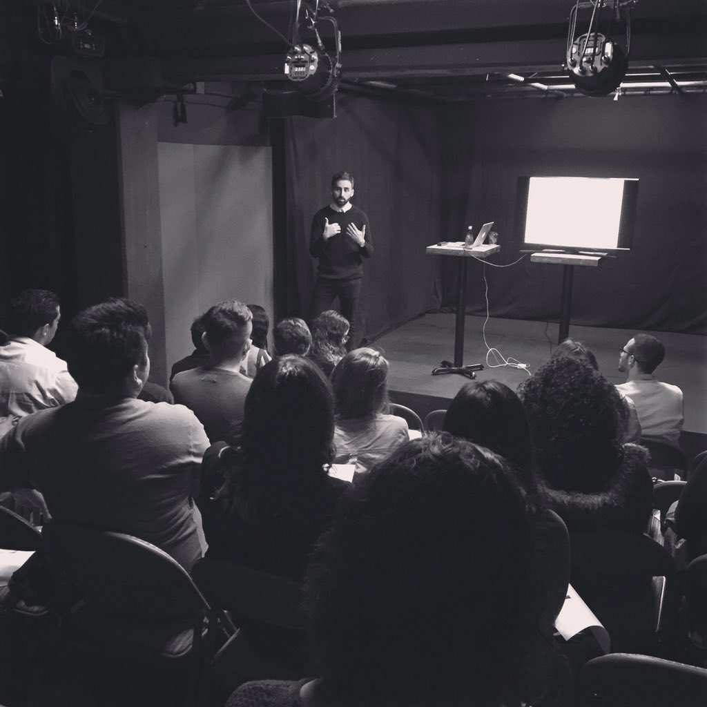 johnnycarmona's tweet photo. Qué bonito estar en otro seminario de @coolhuntermx! Soy tu fan @juanovenoefe #fma #coolhuntingmx #mytattoochallenge https://t.co/gok1zU0XDi