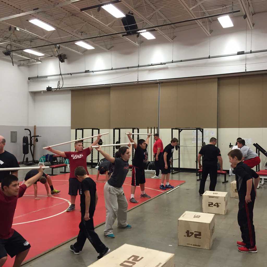 WillmarMS2015's tweet photo. Weightlifting seminar at WMS on Saturday morning! World champion Brad Gillingham instructing! https://t.co/ieO9sLAiZt