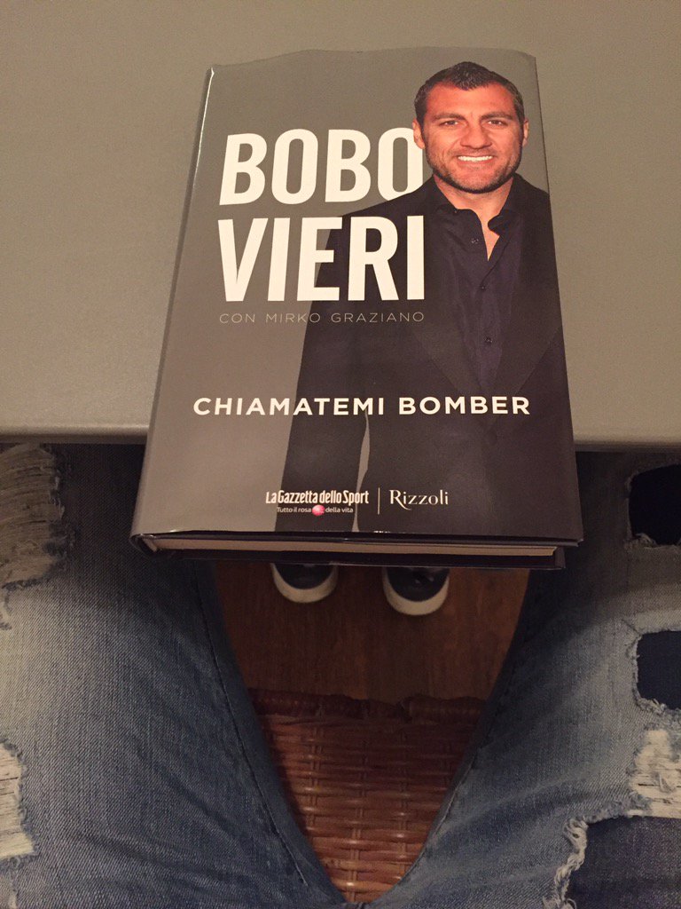 aleago5's tweet photo. Sei più bomber te di tutti gli altri messi insieme #ChiamatemiBomber #zioporcone @vieri_bobo https://t.co/SXZiQCkwGb