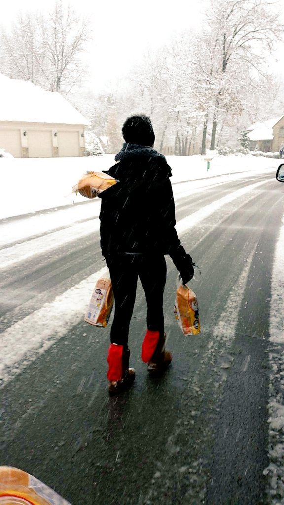 vanessa_burr's tweet photo. What a creative soul #Breadlift https://t.co/bc7wORnpcd