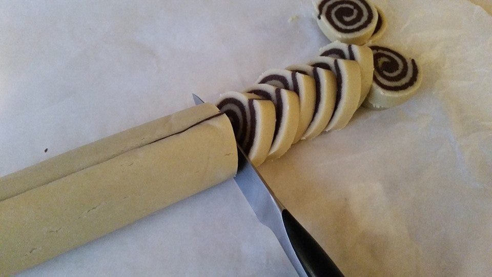 TheCakeryJS's tweet photo. #pinwheelcookies @PrettyWittyCake @CakesDecor What else to do when it is cold and grey? @bbcgoodfood @cakepornuk https://t.co/qeHyx1leAJ
