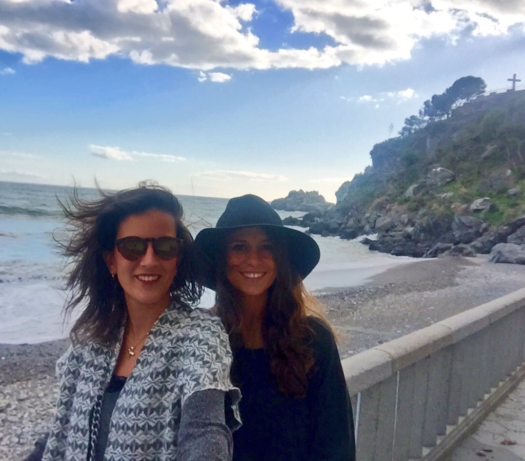 soyleticiaconc's tweet photo. Playita, amigas, buen comer y sol y todo esto en noviembre 🌤🌤🤘🏻🤘🏻🍺🍺 #almuñecar #Granada #findepirata https://t.co/guYmetpwsN