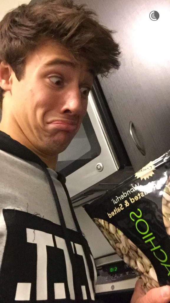 upgradesbrasil's tweet photo. Cameron via Snapchat. (Parte III) #askmagcult https://t.co/eUfz0HmMmR
