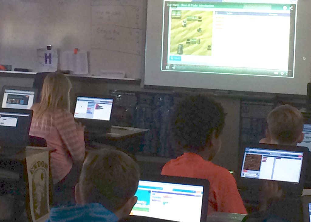 Dankneeyellah's tweet image. Learning #StarWarsCode in 5th grade w/1:1 Chromebooks @StarWarsinClass @codeorg 
@KellerSummer