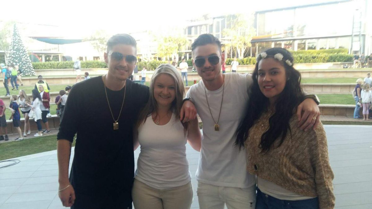 channelee013's tweet photo. @Locnville #greatshow you guys rock xx #concert #lovethem https://t.co/hqMSAhGUYT