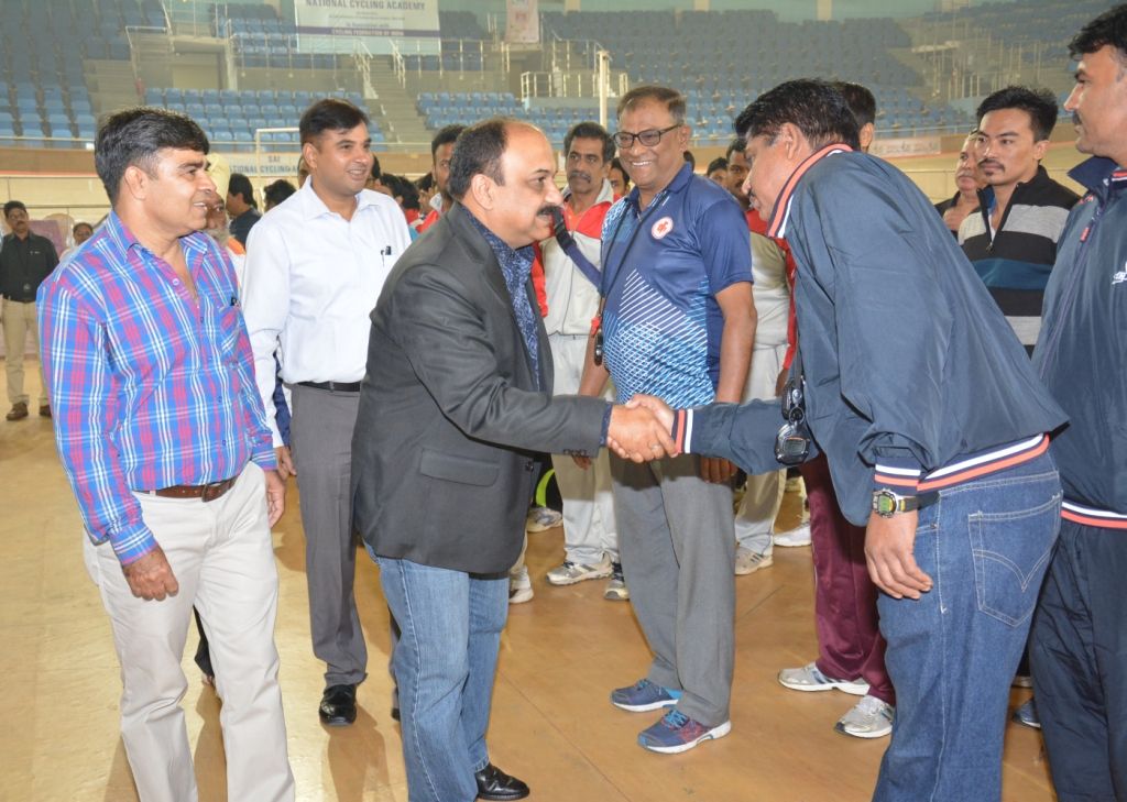 RailwayNorthern's tweet photo. Sh.SanjayVajpayee CPTM N.Rly. declared the All India RailwayCyclingChampionship opened @RailMinIndia @sureshpprabhu https://t.co/zDPFYzaiDu