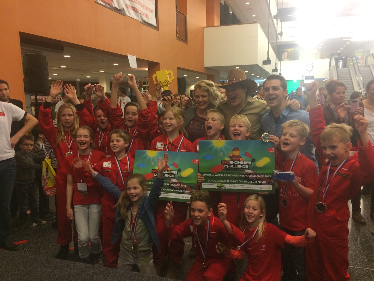 RED_engineers20's tweet photo. Basisschool De Meander winnaar 'poster en presentatie' #REDEngineers Challenge #Twente 2015, gefeliciteerd! https://t.co/wFGXrrg3Jg