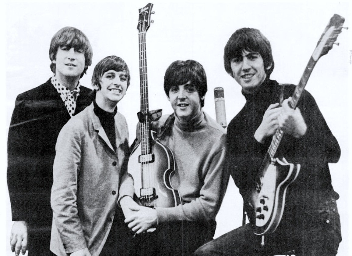 CentrTV's tweet photo. Зачем российский олигарх хочет снести особняк The Beatles? Смотрите прямо сейчас. https://t.co/DQK41pkgdV