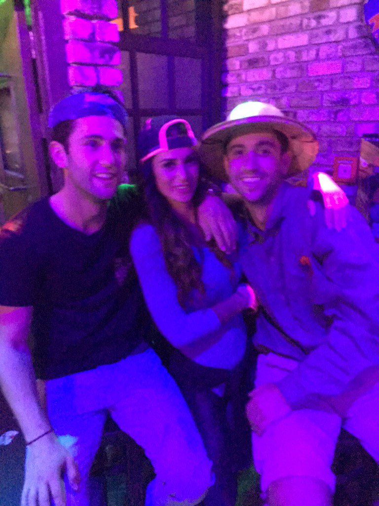 Niketimmermans's tweet photo. Met mijn lieve broers @JTimmermans89 @timmermans87 ❤️ #birthdayparty #yesterday https://t.co/0yeqUpF83B