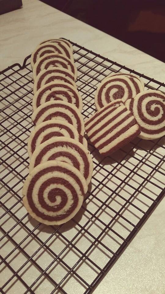 TheCakeryJS's tweet photo. #pinwheel #cookies On a freezing day it had to be done! @MrMomUK @BakeBehaviour @PrettyWittyCake @HomeBakingGifts https://t.co/Jv9zTeByzc