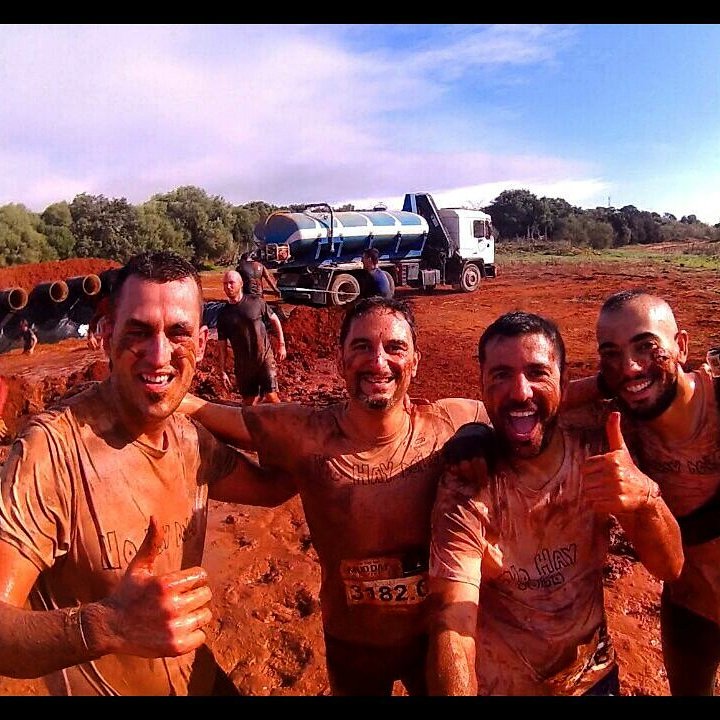 Alparejab's tweet photo. Gran dia!!! #themudday #mudday #muchobarro #notodoescorrer #sevilla @boyandejere https://t.co/ZWjI2Qytuy