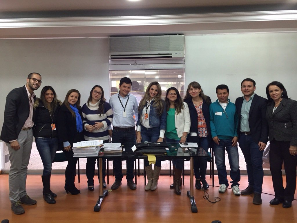 InviasOficial's tweet photo. Adjudicados contratos de interventoría por más de $24.000 millones para corredores viales https://t.co/eYc7nSuiXz https://t.co/Kw6DLvtirD