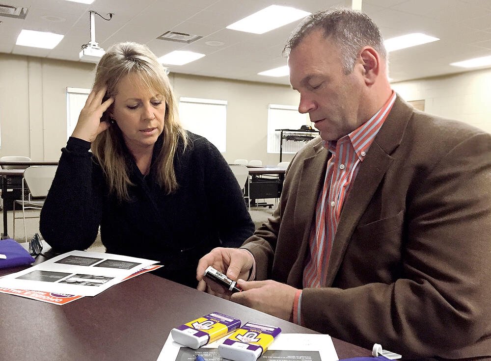 mnhousegop's tweet image. Session equips rural first responders with tools to treat drug overdose victims. bit.ly/1kNBP6Z #mnleg