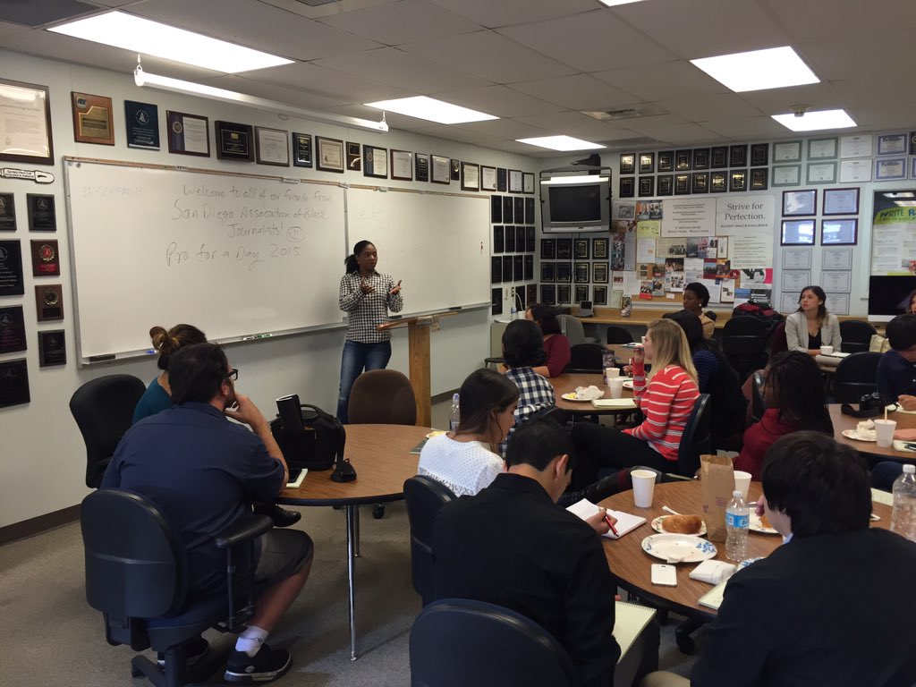 SDABJ's tweet photo. Our 2015 Pro For a Day is underway! Getting students started with a quick lesson by @danalittlefield! #SDPFAD15 https://t.co/xx9CTrmoY9