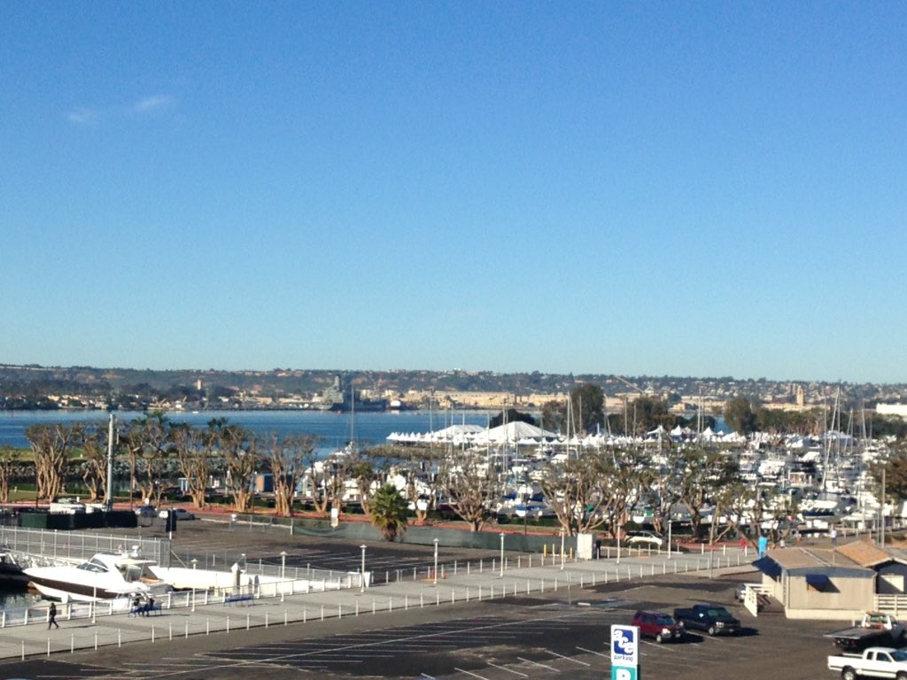 CristinaZimmer4's tweet photo. #actfl15 I know I'm supposed 2b inside learning,but sun&views r a tease. #LetsLearnOutside #SixInchesOfSnowAtHome 😖😁 https://t.co/dZlyxnMXlI