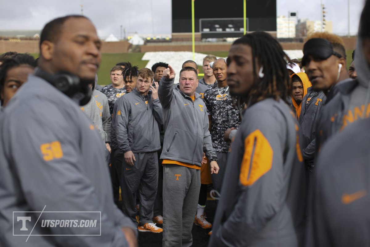 Vol_Photos's tweet image. Walk through is complete now just waiting for game time! #BeatMissouri @Vol_Football