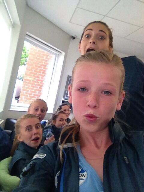 HannahRendall's tweet photo. Happy bday @_evngeline !! Love u lots 💓💓💓 https://t.co/umnELoEfUf