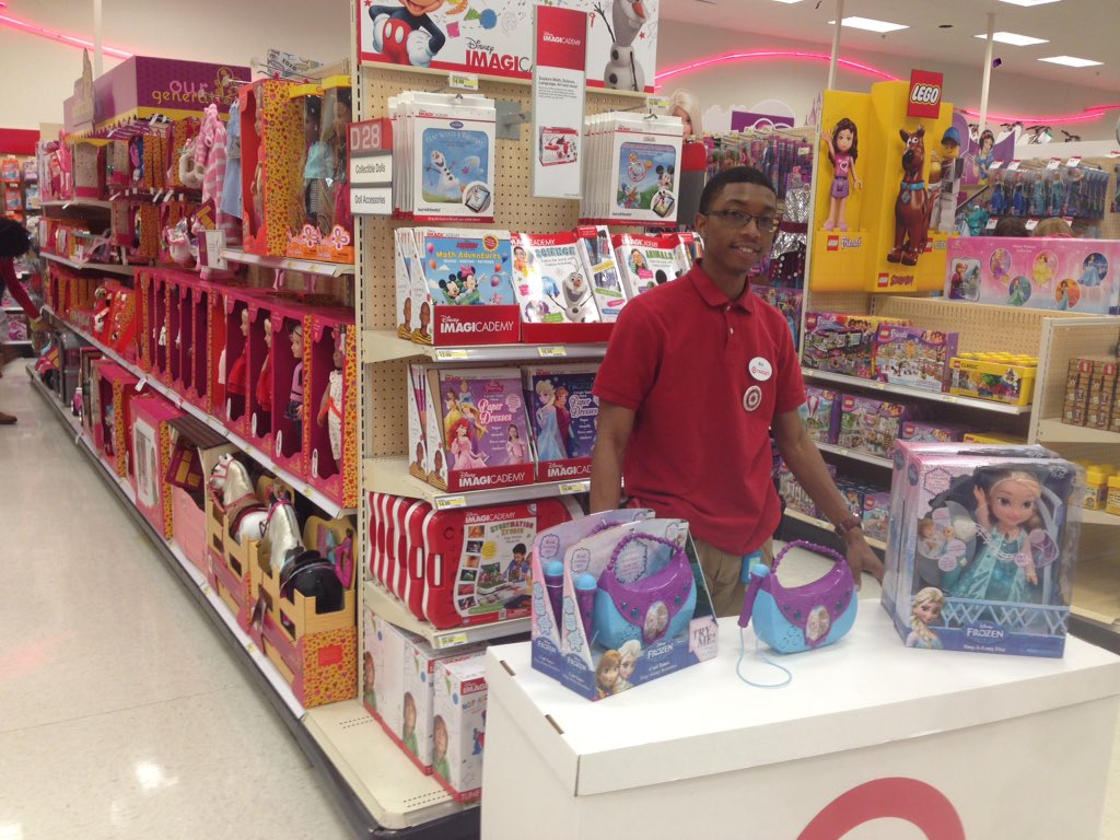 Come check out Sing-A-Long Elsa at 1826! #Toydemo <a href="/85hokies/">David Bowser</a>
