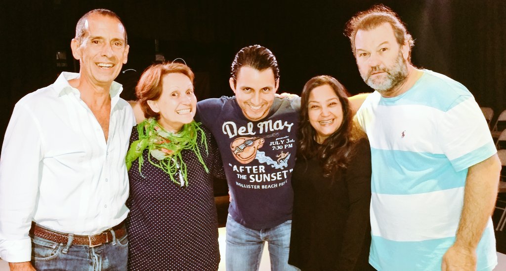 gatonick2's tweet photo. #Gracias #Maestros por todo su cariño y talento @barrazaadriana @arnaldopipke @JBricenoActing @jhernandeztv #actors https://t.co/q2evl5W1HI