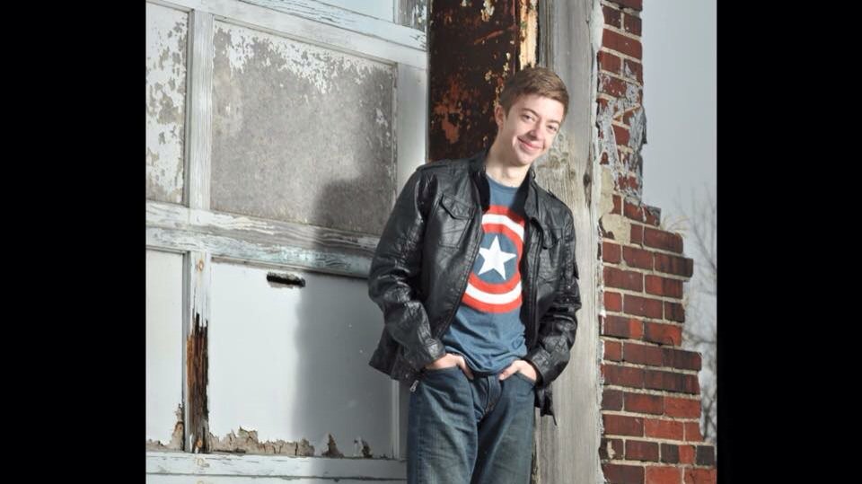 MsNicholson2003's tweet image. My husband shooting a senior picture portrait session. He's so talented. @jwlandon