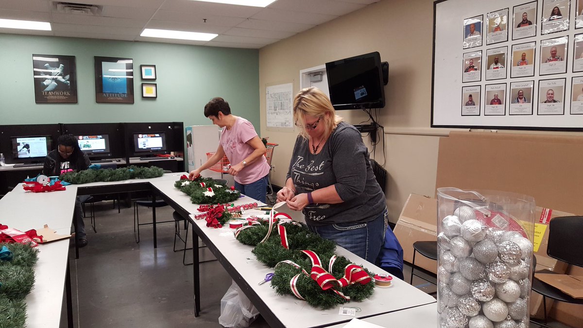 mo_PSstore6513's tweet photo. Our DIH and DIY class this month. Had a great time with these ladies https://t.co/3FET3A3jF7
