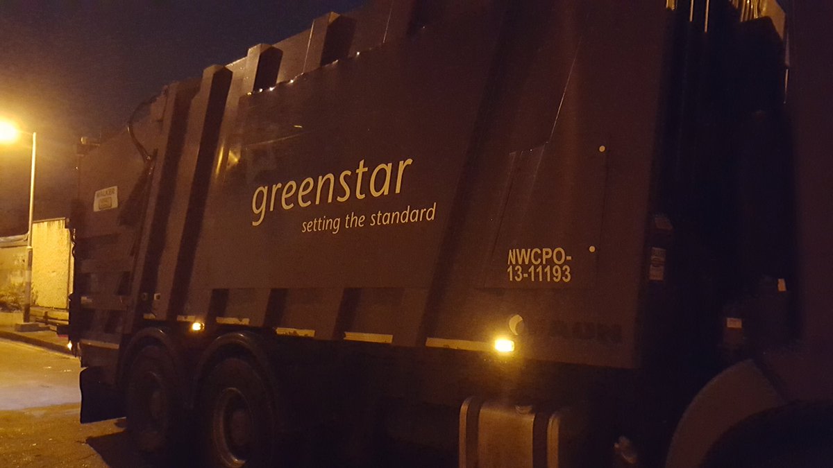 Geoff_73d8's tweet photo. @lidl_ireland Cork St drivers parked up blocking entrance @GreenstarRecycl . Causing dangerous driving from others https://t.co/JAUXkb8EIi