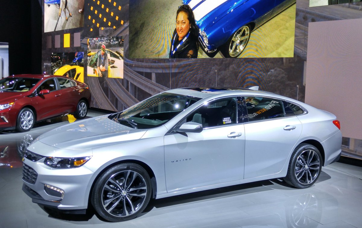 CleanMPG's tweet photo. #LAAS2015 - @Chevrolet #FindNewRoads #Malibu. Super Hybrid coming soon! ^WG https://t.co/bpcvvAGURY