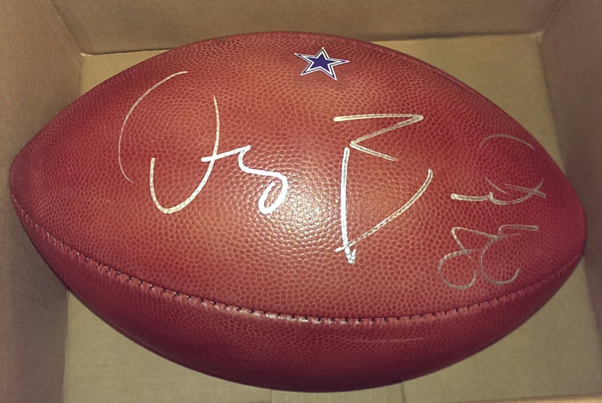 OThankKevin's tweet photo. Amazing auto items from @DezBryant & @jamiebenn14 for Wednesday's @kandc1053 Piece-A-Thon
Raising cash for @mptxorg! https://t.co/Bdjkjzjaxc